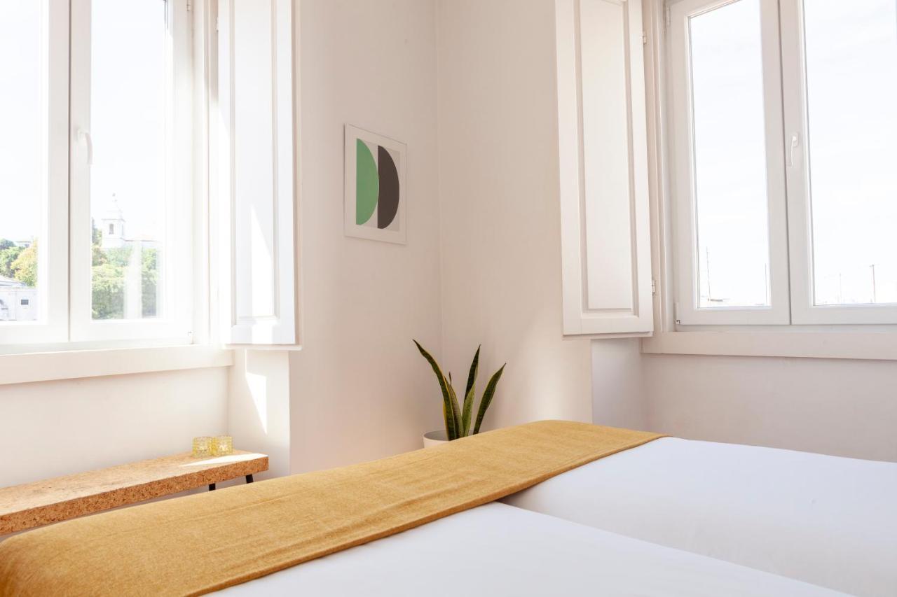 Alfama Amazing Scenic River And View Charming With 2 Bedrooms And Ac 19th Century Building Apartamento *
